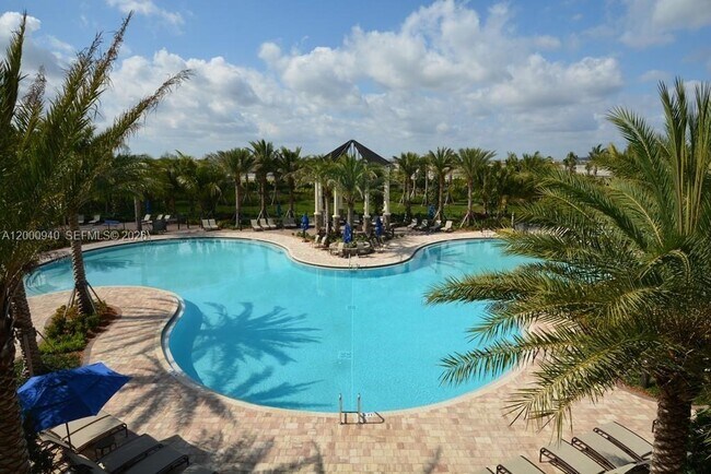 Building Photo - 8630 Lakeside Bnd