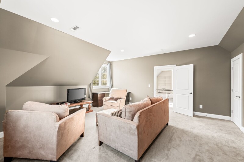 Building Photo - 3509 Trimble Rd