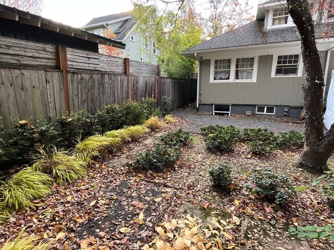 Building Photo - WILSM03