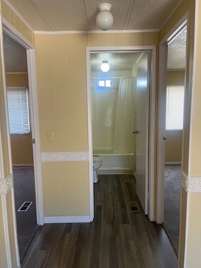 Building Photo - ***3 BEDROOM/2 BATHROOM IN DEWEY***