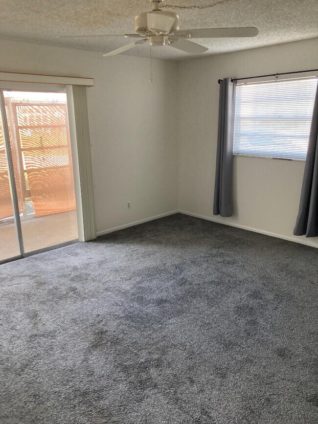 Building Photo - 49 Woodland Dr