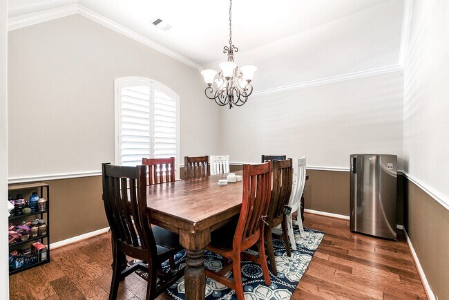 Building Photo - 2911 Fair Chase Dr