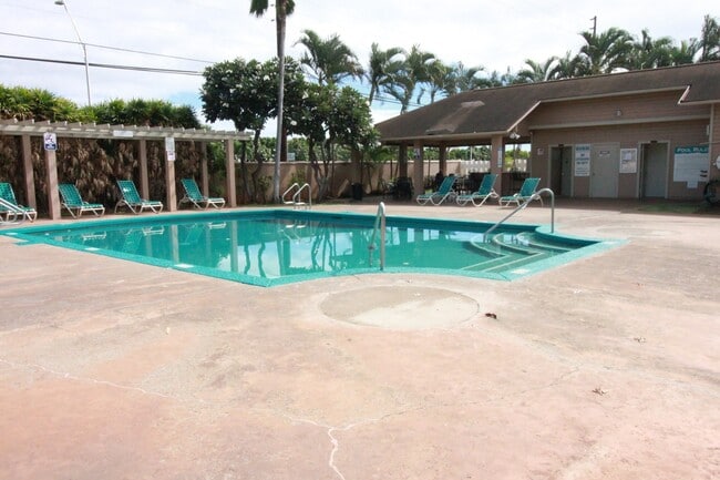 Building Photo - Large Studio, 1 Bath, 1 Parking at CORONADO!