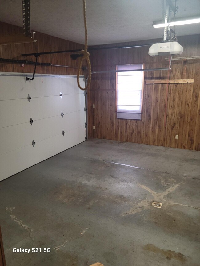 Building Photo - 140 Shelley Ln