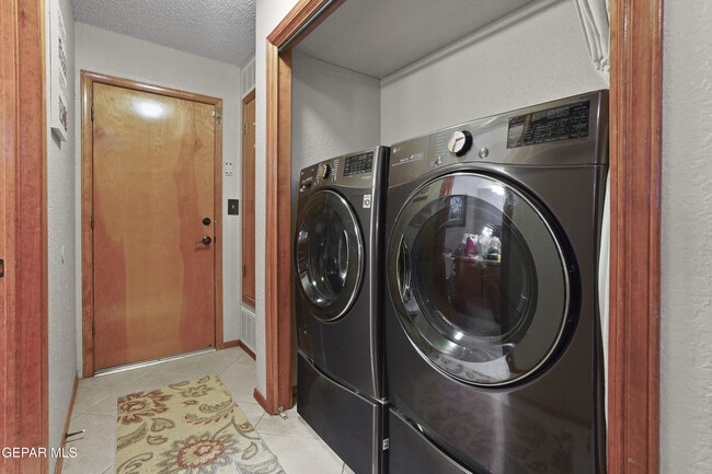 Building Photo - 851 Dulce Tierra Dr
