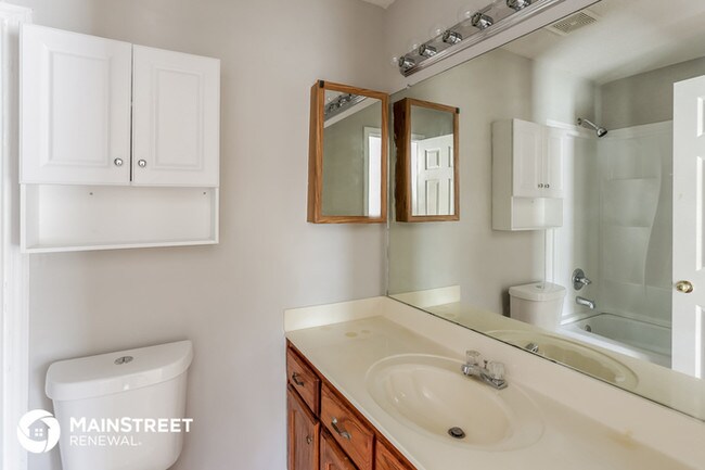 Building Photo - Apply Today - Move In Specials!