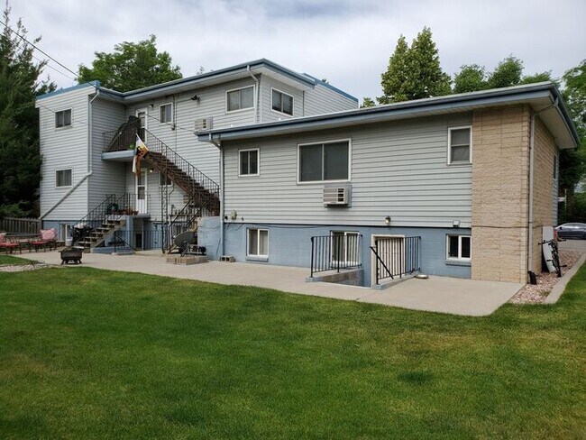 Building Photo - 1104 Ponderosa Dr