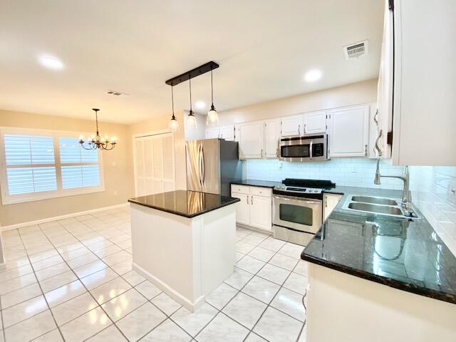 Building Photo - 213 Parkwood Cir