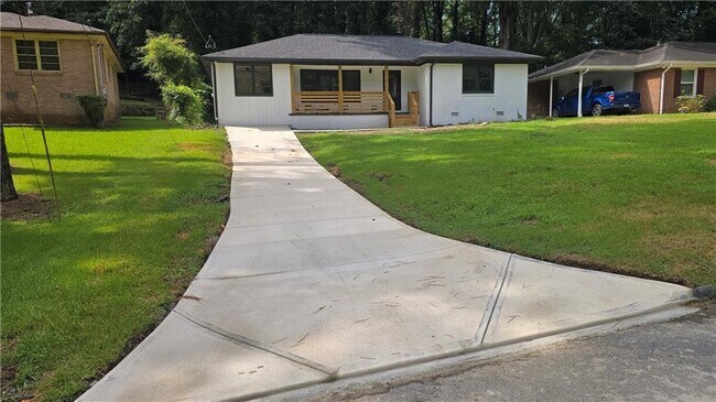 Building Photo - 2084 Snow Rd SW