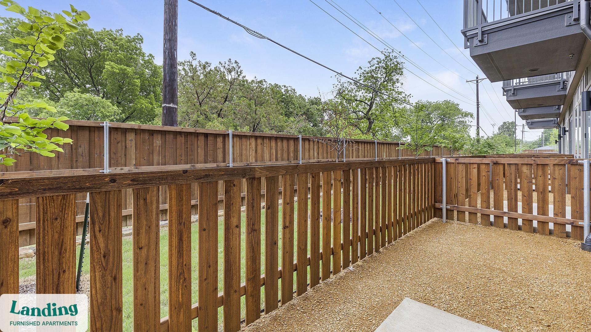 Building Photo - 650 E Sycamore St