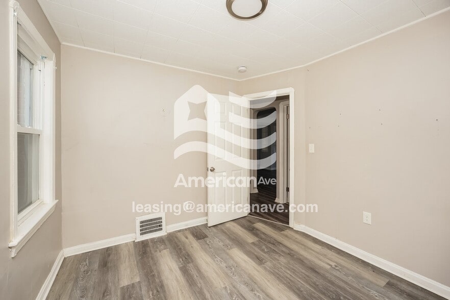 Building Photo - 25731 Forestview Ave