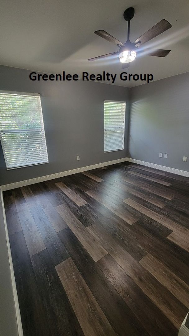 Building Photo - Gorgeous 4 Bedroom/2 Bathroom Home in Sunc...
