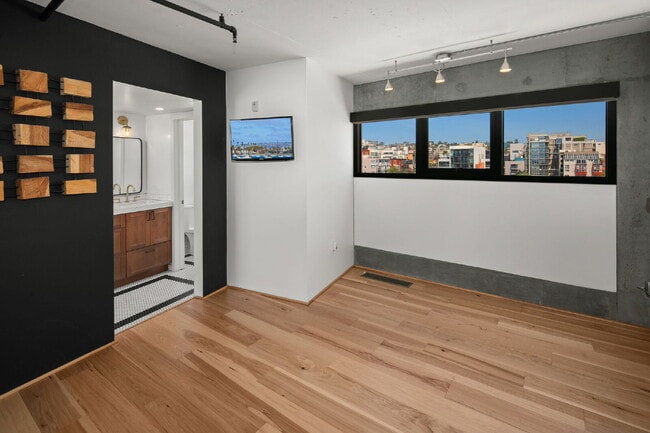 Building Photo - 1780 Kettner Blvd