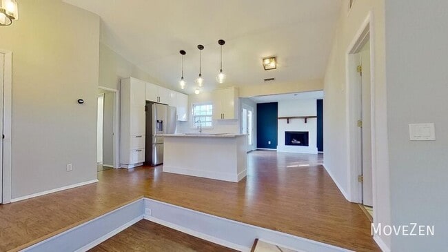 Building Photo - 931 Pinafore Dr