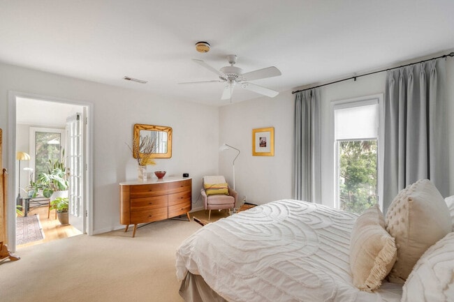 Building Photo - 209 Station 17 St