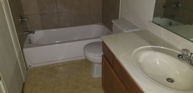 Building Photo - 125 Ryan Cir