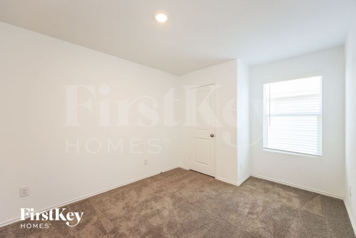 Building Photo - 1347 White Willow