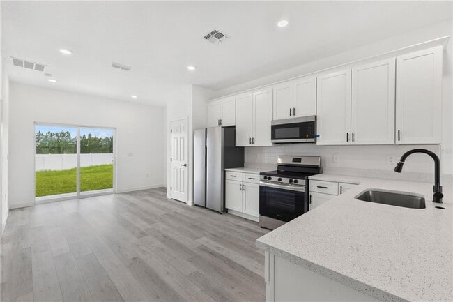 Building Photo - 833 Colville Dr