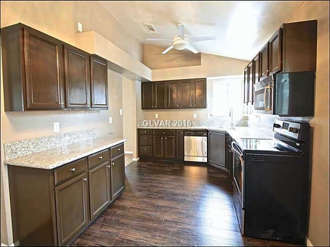 Building Photo - 833 Spyglass Ln