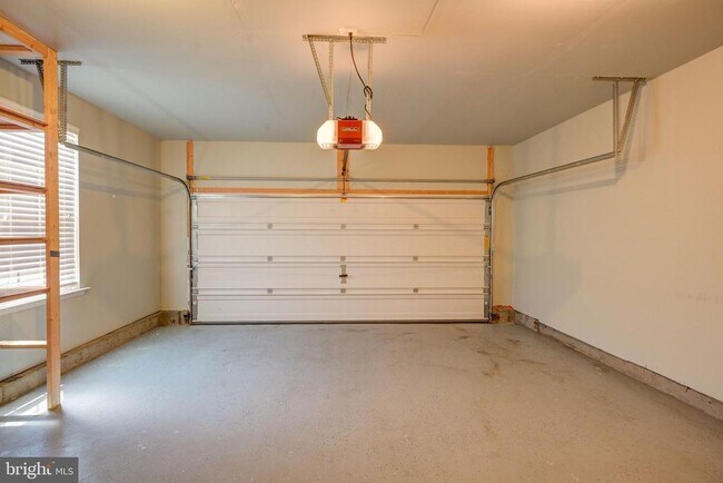 Building Photo - 525 Halite Dr