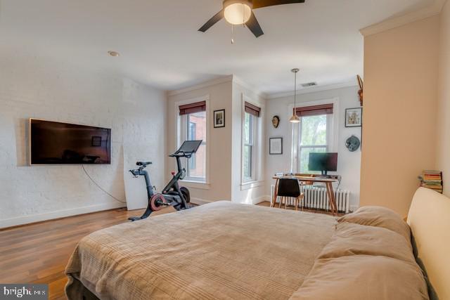 Building Photo - 726 3rd St NE