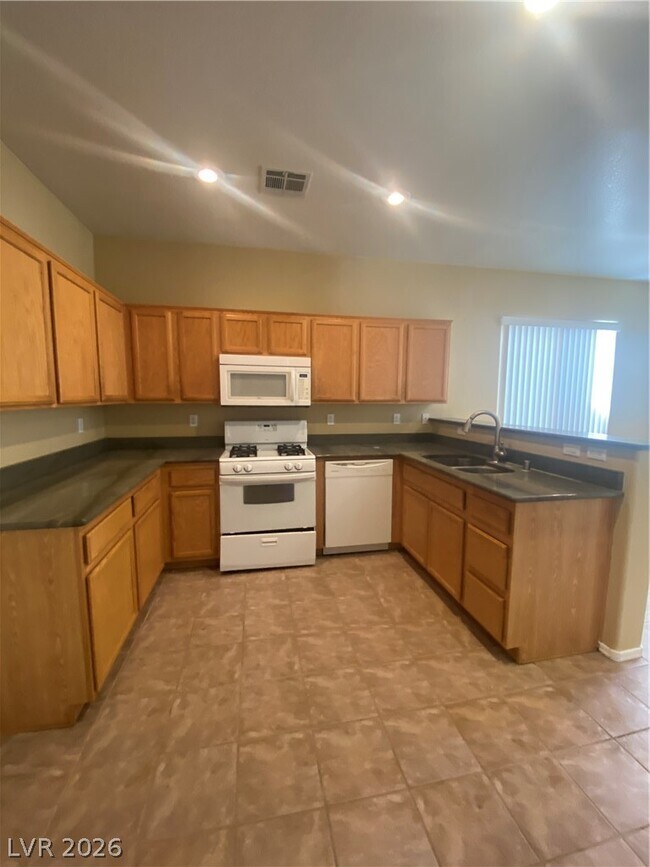 Building Photo - 6237 Castle Kennedy St