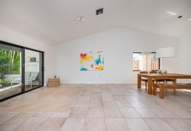 Building Photo - 511 SW 168th Ave