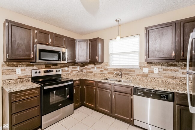 Building Photo - 1903 Windy Hl Ln