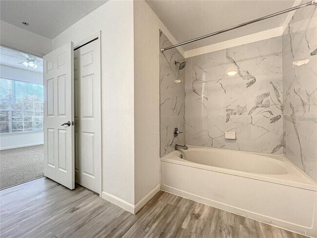 Building Photo - 13028 Plantation Park Cir