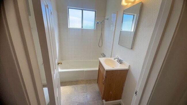 Building Photo - 1911 Celeste Ct