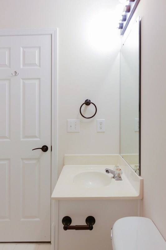 Building Photo - 2204 Valley Haven Dr