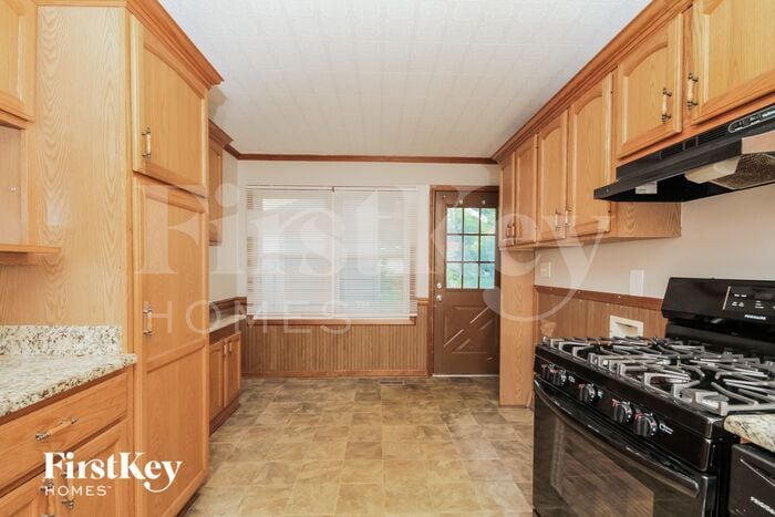 Building Photo - 1370 Robinwood Dr