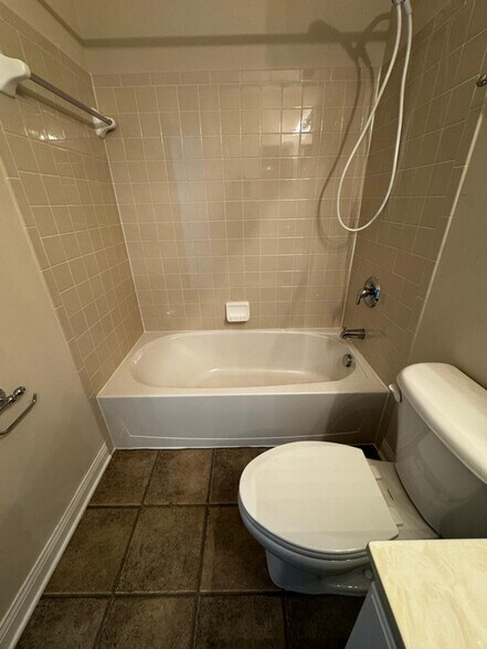 Building Photo - 3607 Graybeck Dr