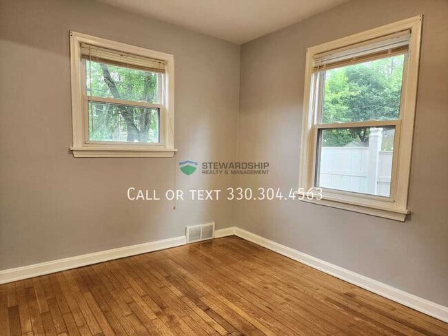 Building Photo - 2131 Dennison Pl NW