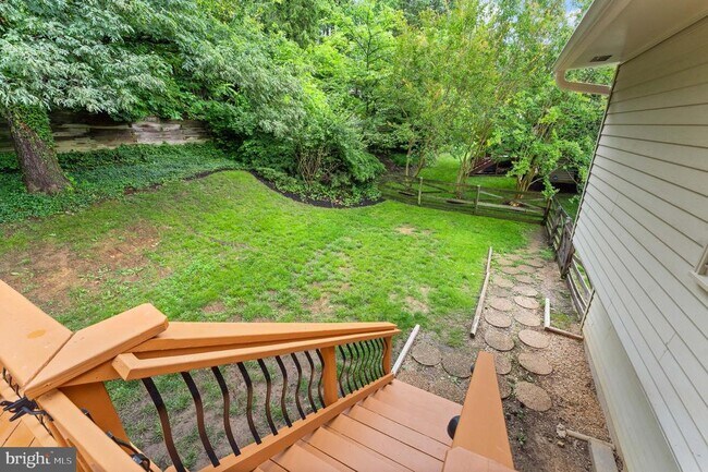 Building Photo - 2660 Oakton Glen Dr