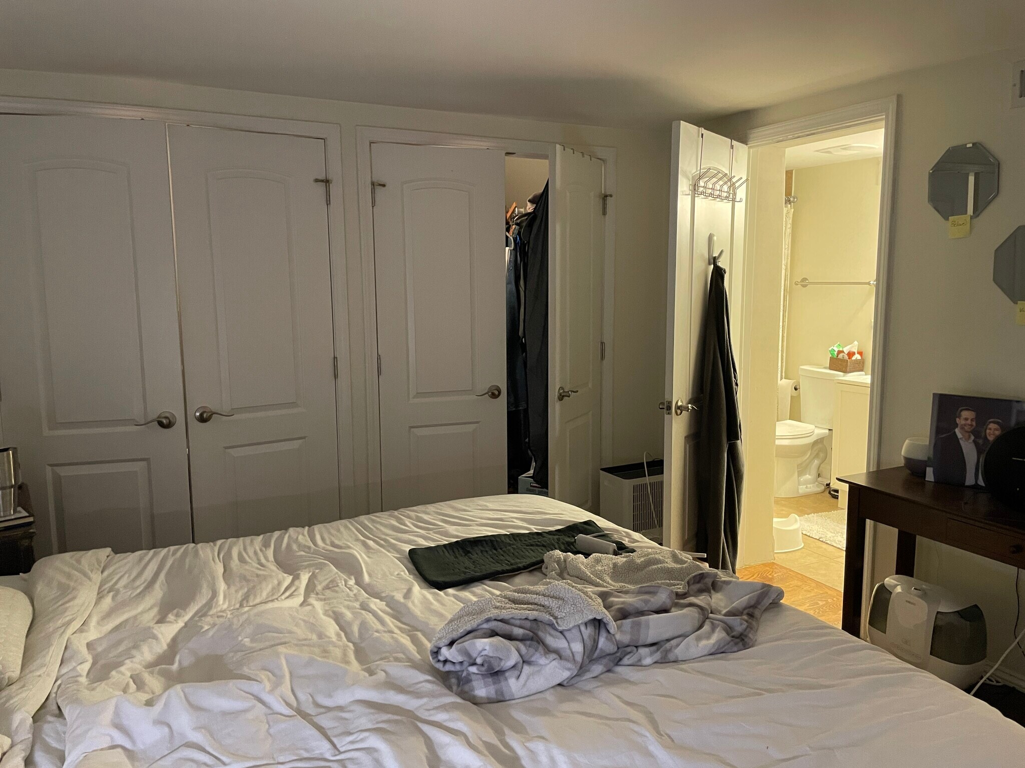 Building Photo - 2722 N Marshfield Ave