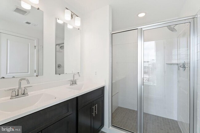 Building Photo - 714 Iron Frg Rd