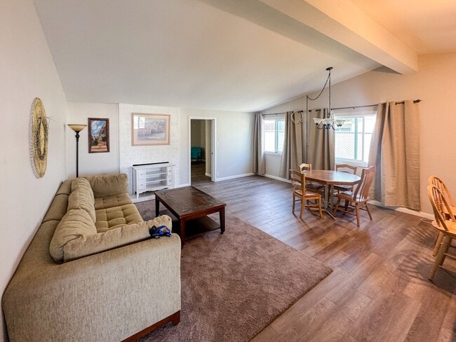 Building Photo - Spacious 3 Bedroom, 2 Bath Home with Large...