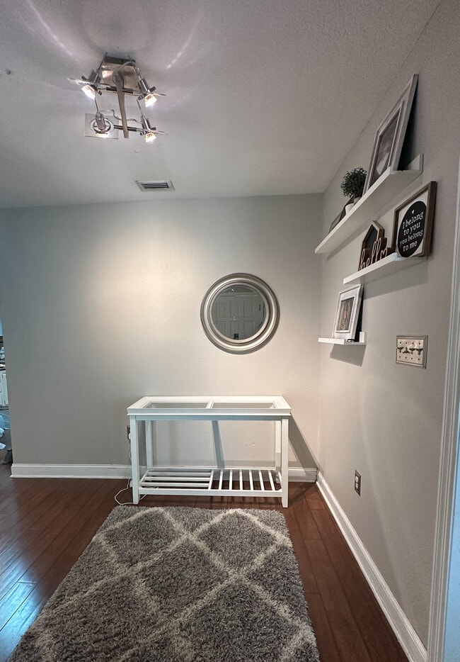 Building Photo - 1577 Compass Ct