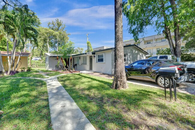 Building Photo - 4240 NW 21st Ave