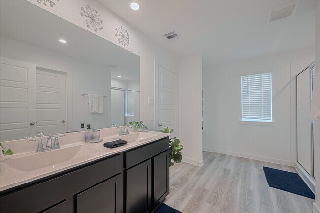 Building Photo - 3113 Crown Gate Dr