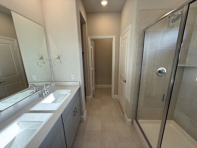 Building Photo - 3215 Sedge Grass Dr