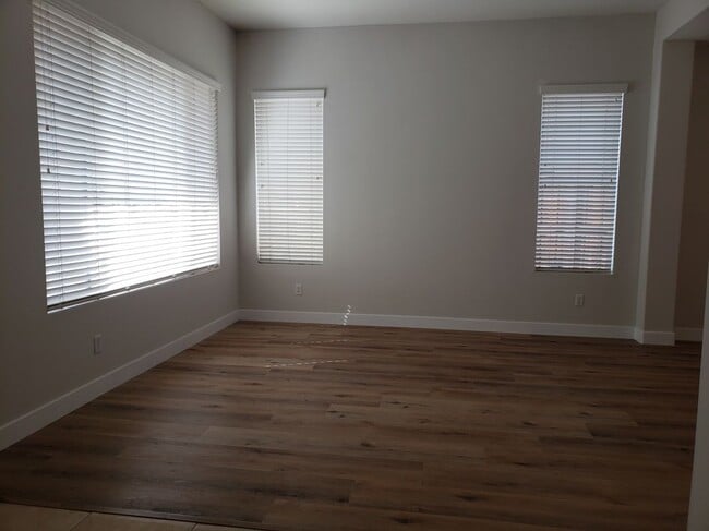 Building Photo - 7853 La Tour Ct