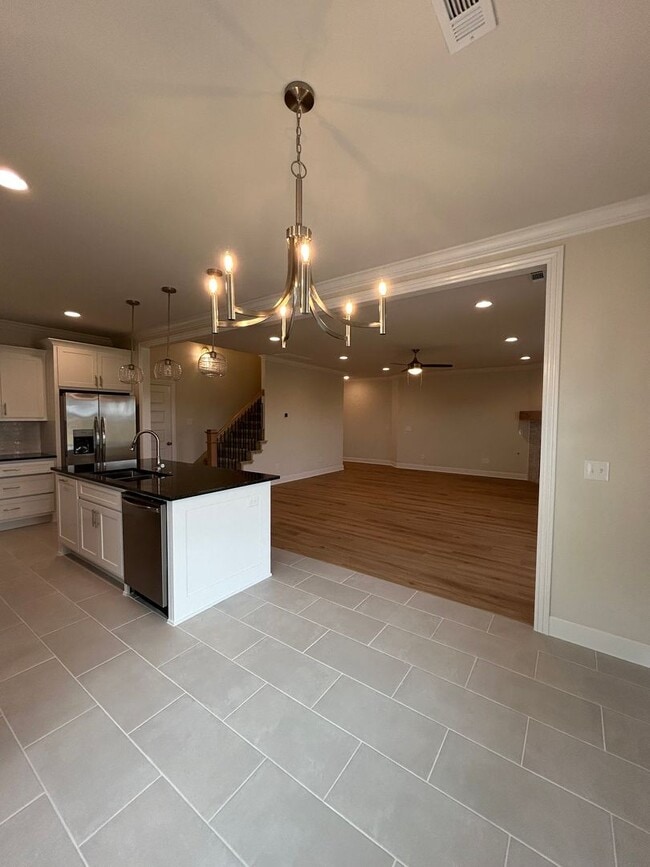 Building Photo - Beautiful Modern Home in Pea Ridge!