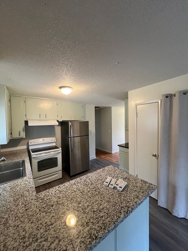 Building Photo - Durham 3 bedroom 2 bath Home, MOVE IN SPEC...