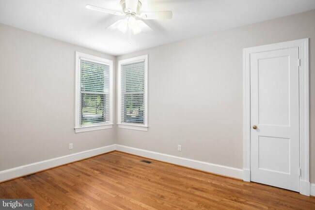 Building Photo - 1213 Stafford Ave