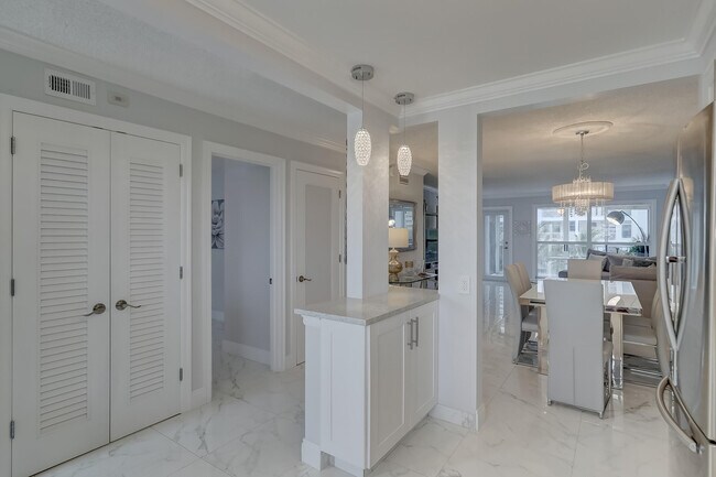 Building Photo - 3114 S Ocean Blvd