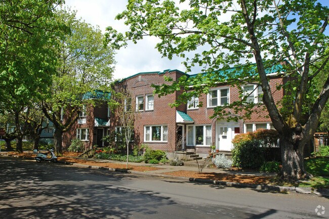 Building Photo - Thompson Court
