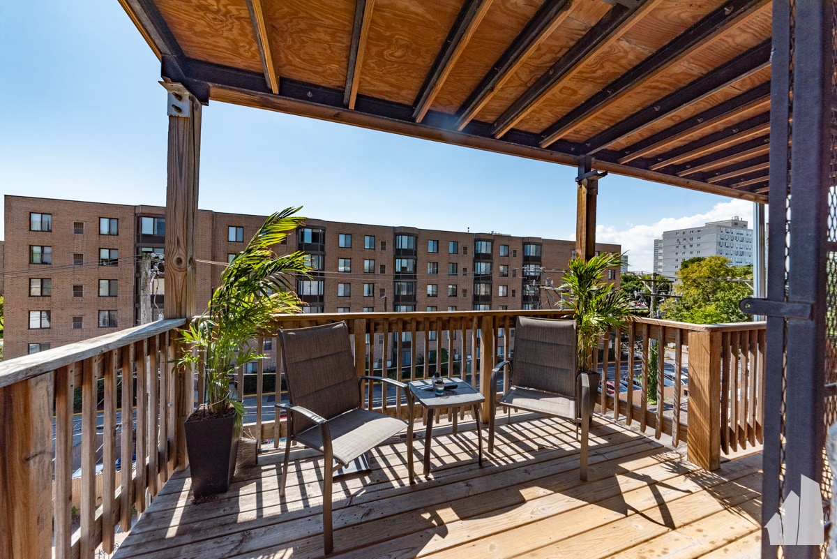 Building Photo - 623 E Groveland Park