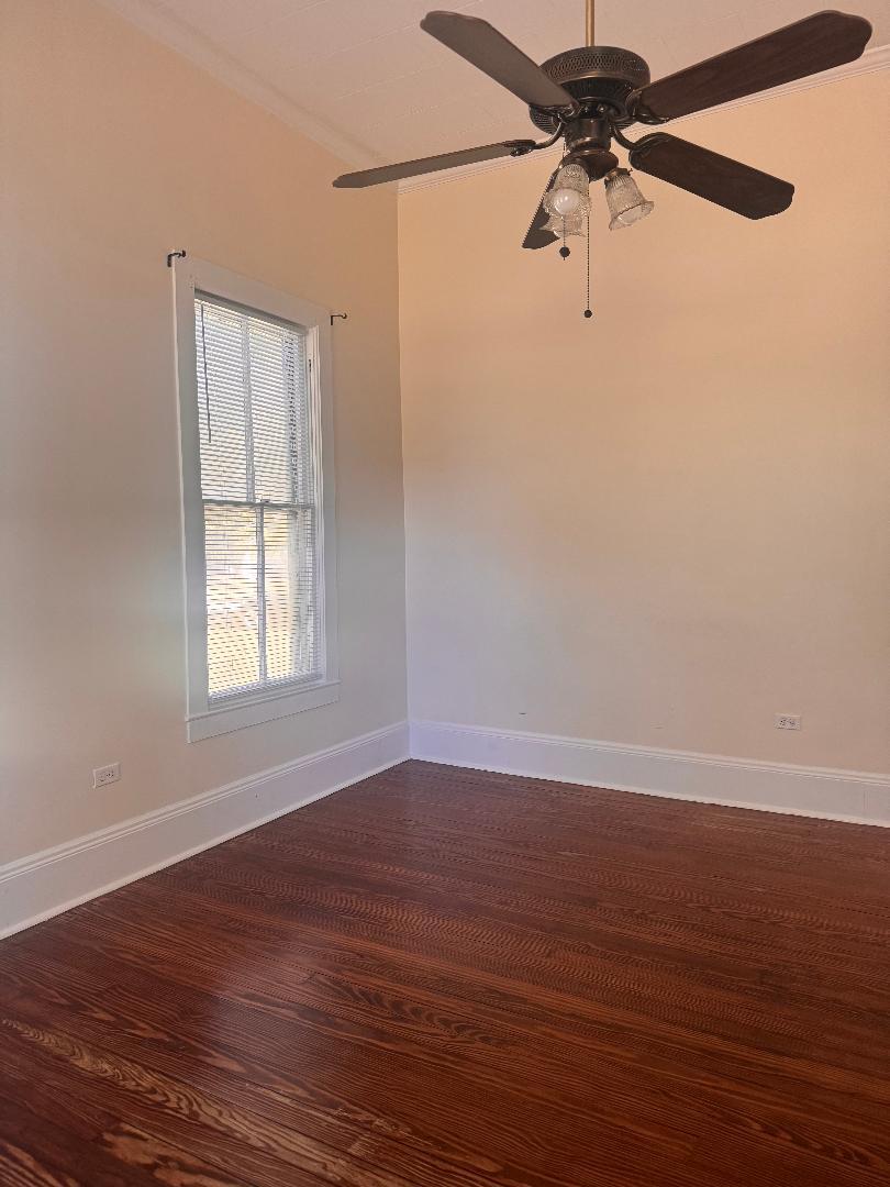 Main Bedroom - 210 W Oak St